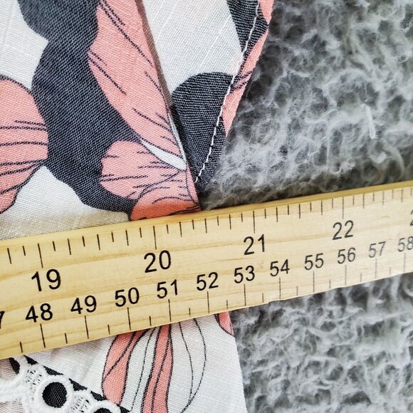 Cato Top Womens 22W/24W Pink Floral Square Neck Lace Accent Lightweight - Picture 6 of 8